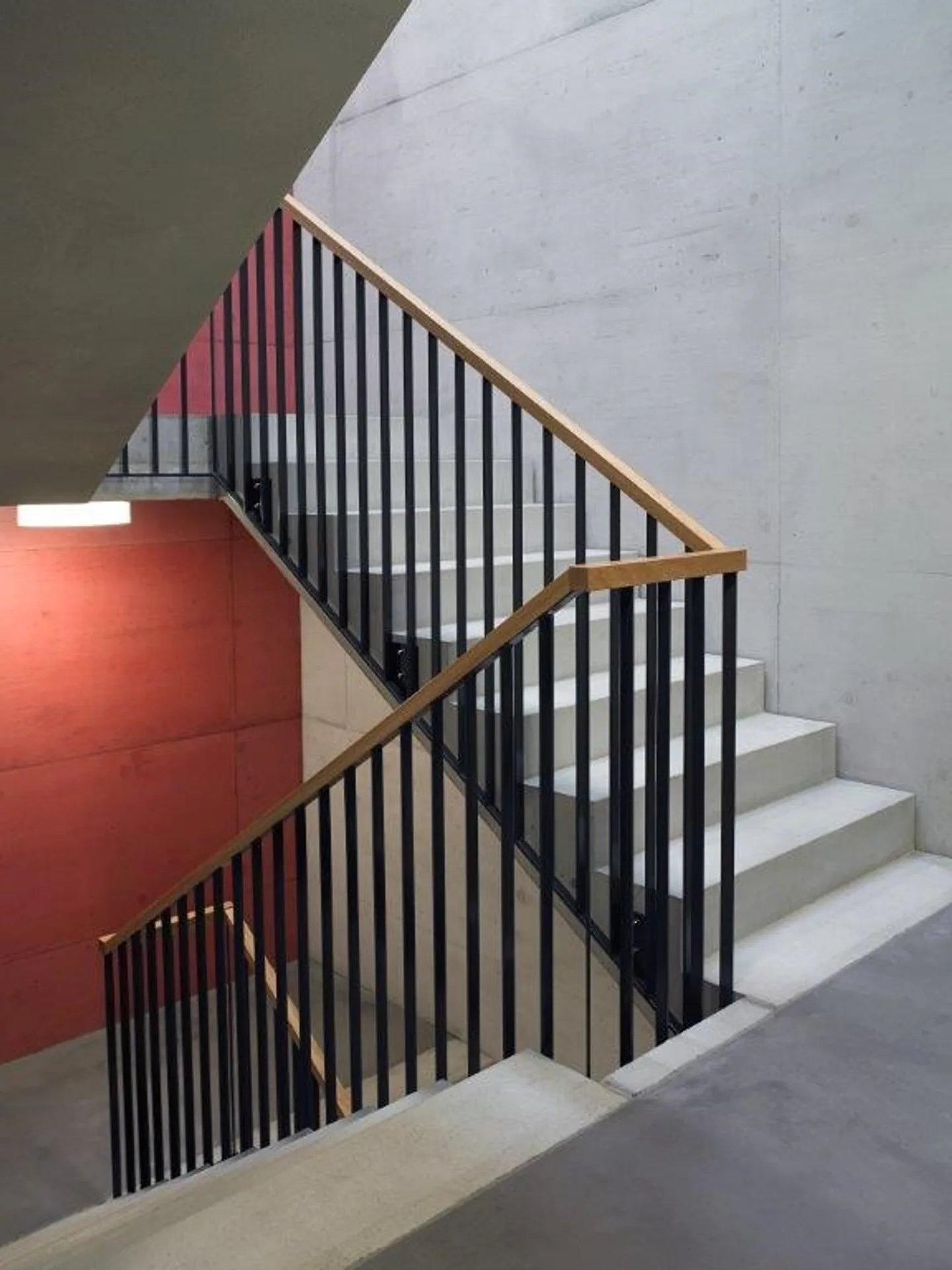 1er étage Est avec de hauts plafonds - Photo 3 sur 14