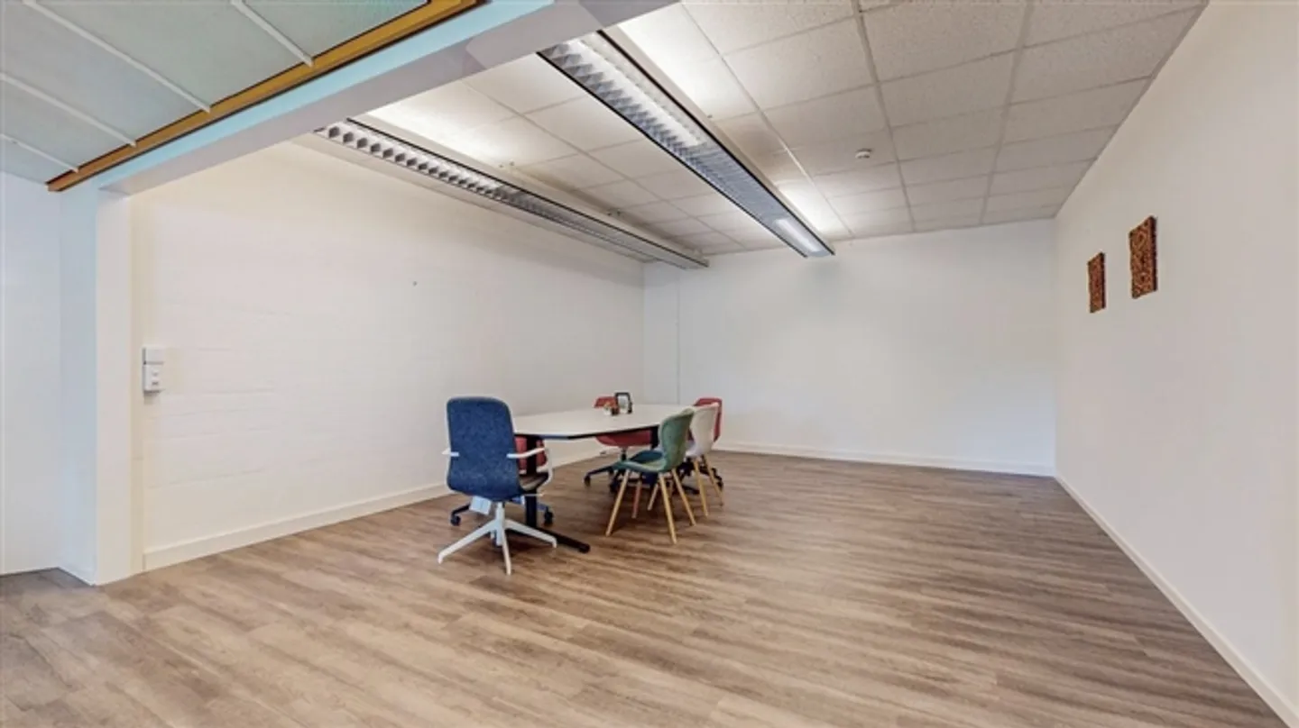 Spazio ufficio cerca nuovo inquilino - Foto 7 di 9