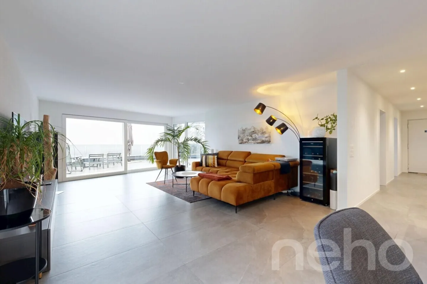 Moderne Terrassenwohnung mit beeindruckender Weitsicht - Photo 5 of 12