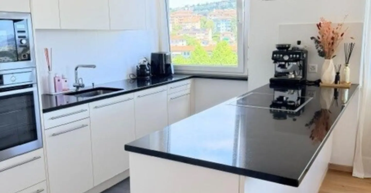 Appartement rénové avec balcon - Photo 4 sur 8