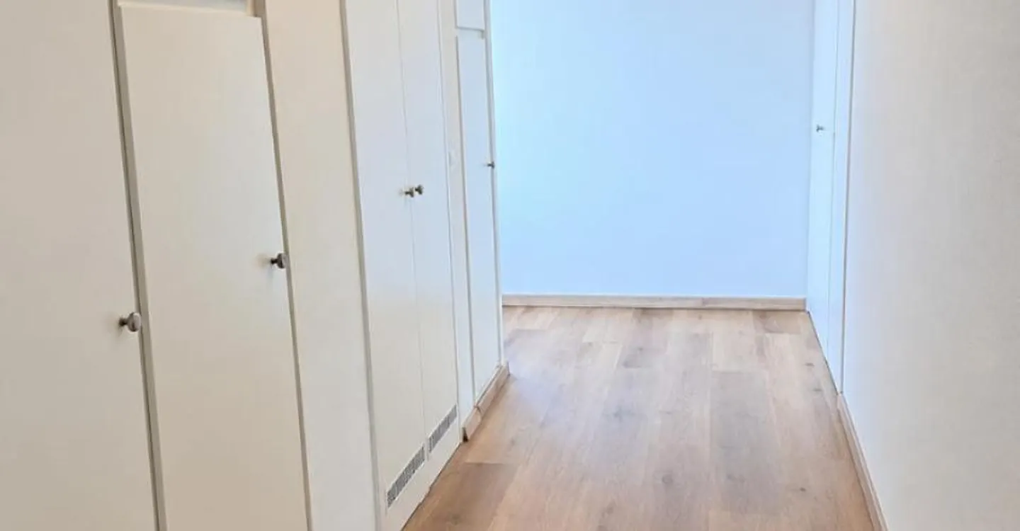 Appartement rénové avec balcon - Photo 5 sur 8