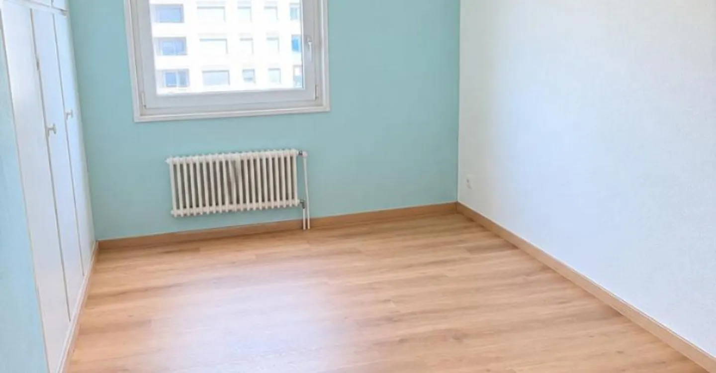 Appartement rénové avec balcon - Photo 6 sur 8