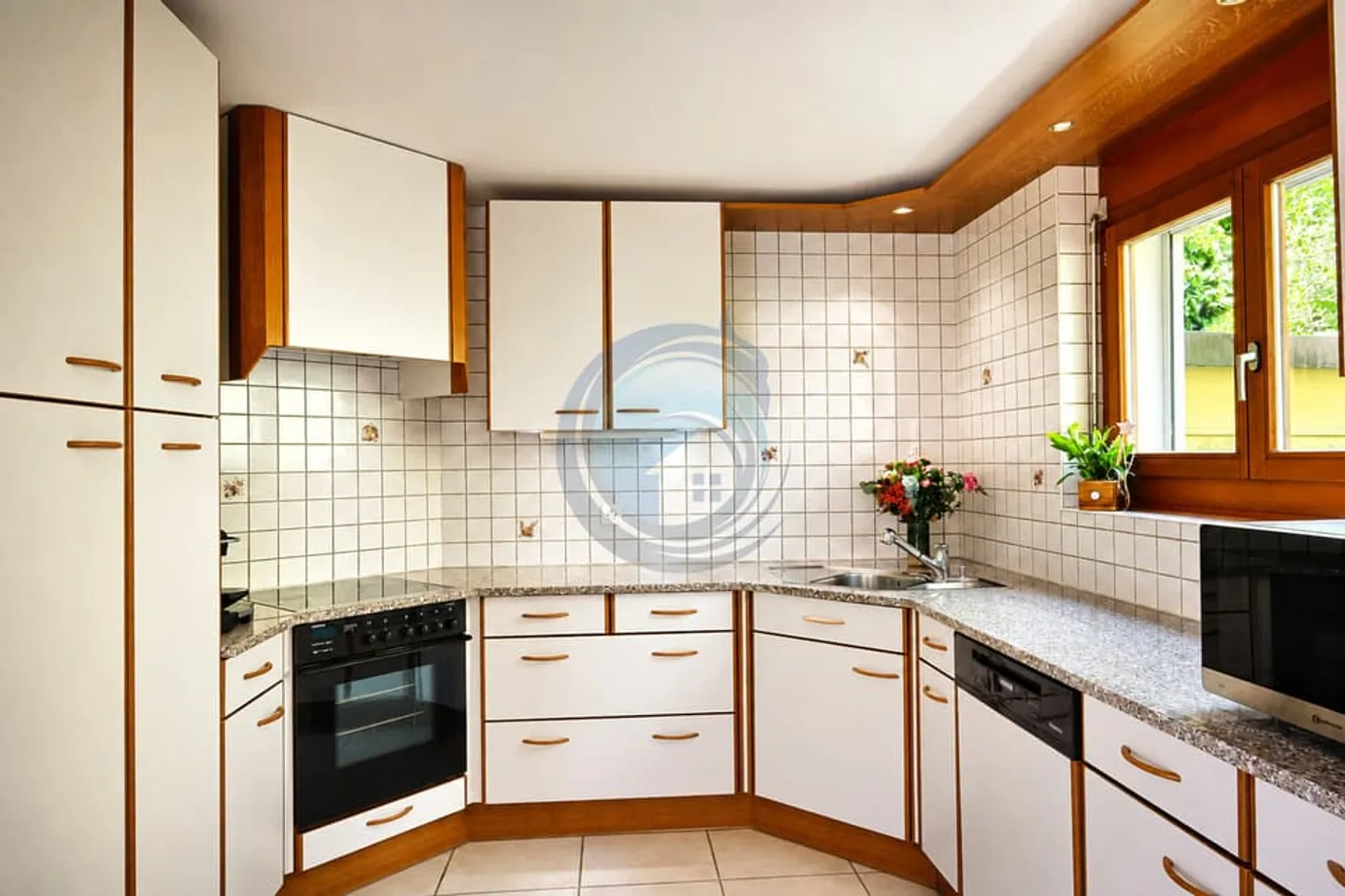 BEAUTIFUL 6.5-ROOM ATTACHED VILLA WITH LAKE VIEW - Photo 8 of 13
