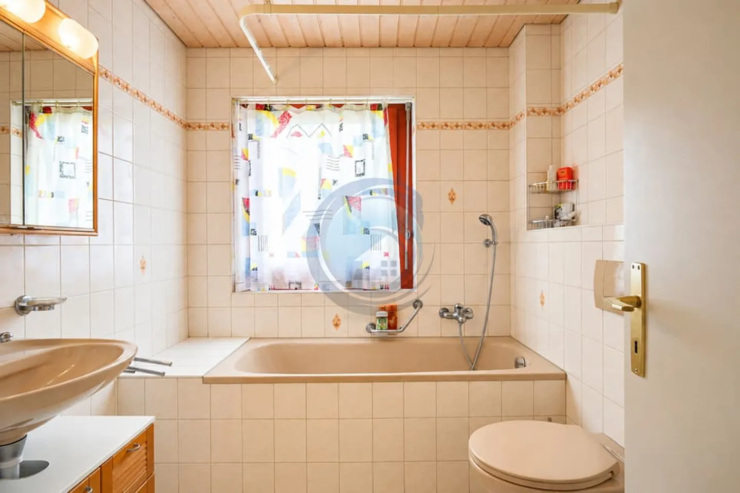 BEAUTIFUL 6.5-ROOM ATTACHED VILLA WITH LAKE VIEW - Photo 13 of 13