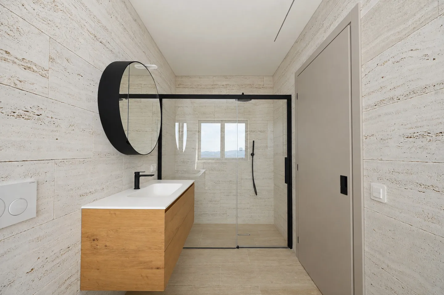 Modern Villa with Scenic Views - Photo 11 of 20