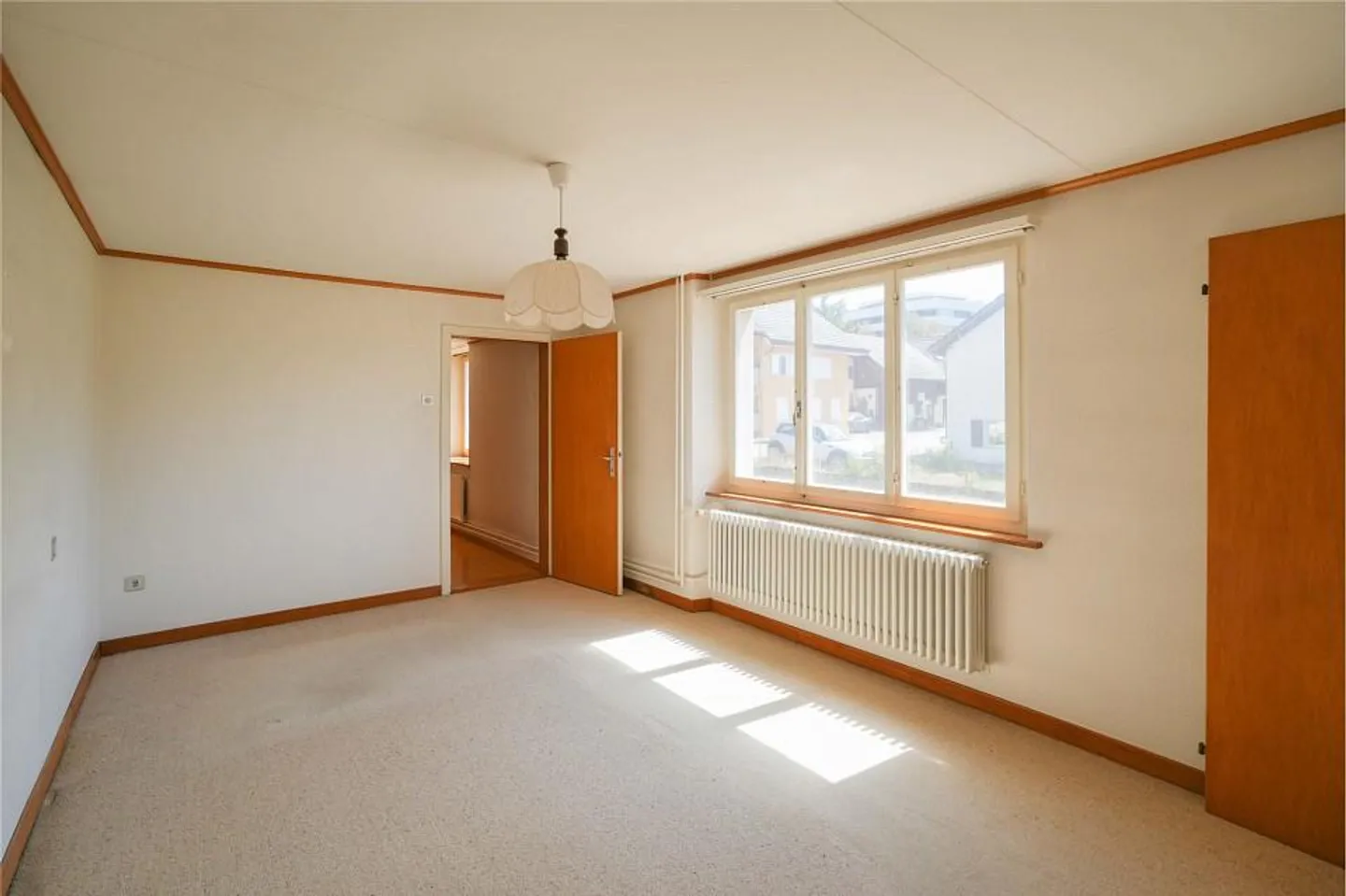 Living tax-efficiently near the Rhine: Two-family house with expansion potential... - Photo 5 of 13