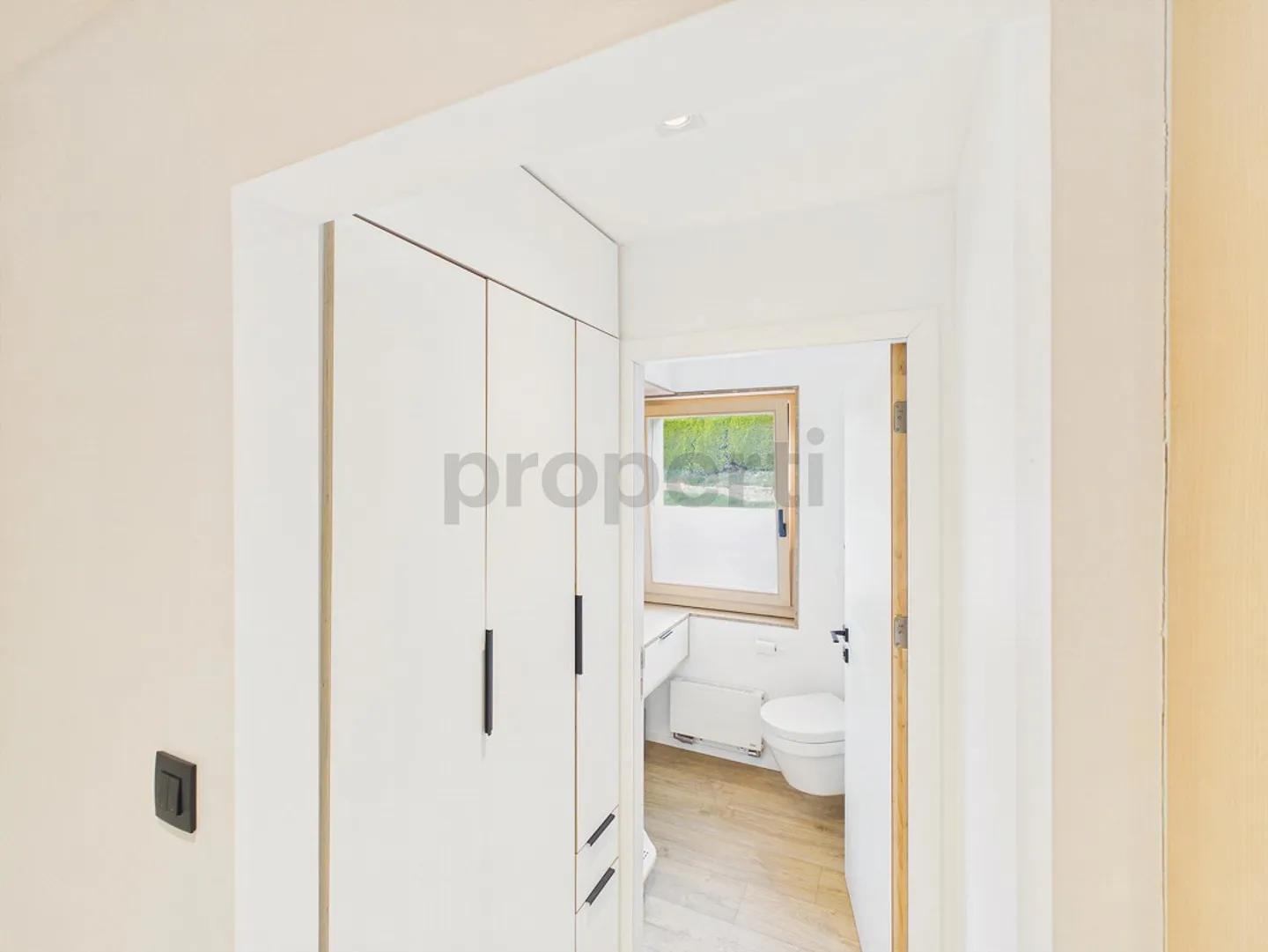 Elegante appartamento ristrutturato di 4.5 stanze con balcone, Argnou Ayent - Foto 10 di 11