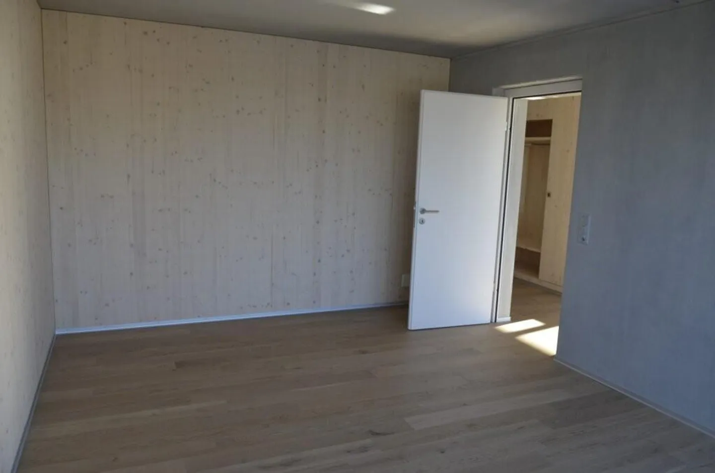 Your New Home: Spacious 4.5-Room Penthouse Apartment! - Photo 6 of 12