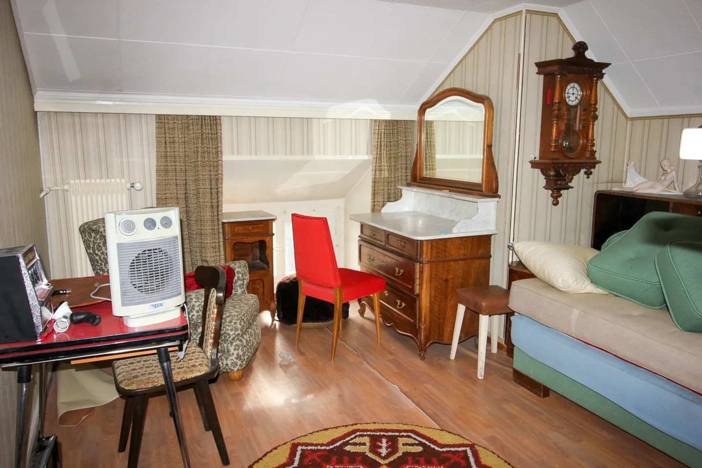 Rental building with 3 (4) apartments, 2 garages and 1 veranda - Photo 20 of 22