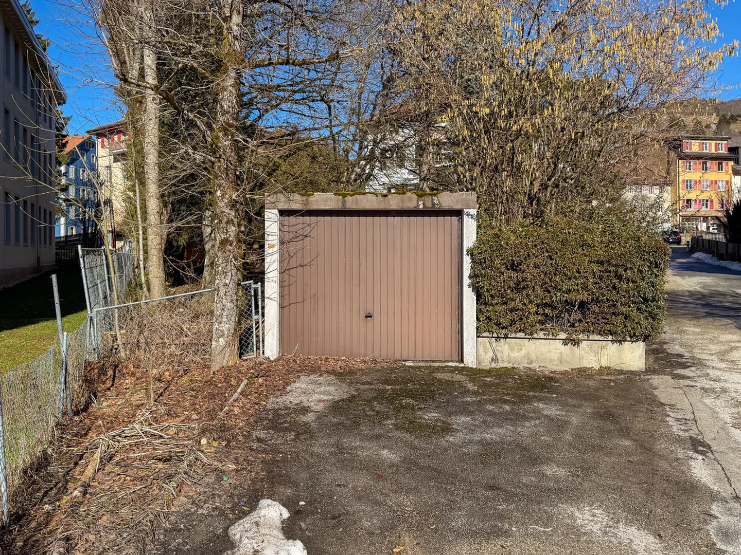 Rental building with 3 (4) apartments, 2 garages and 1 veranda - Photo 21 of 22