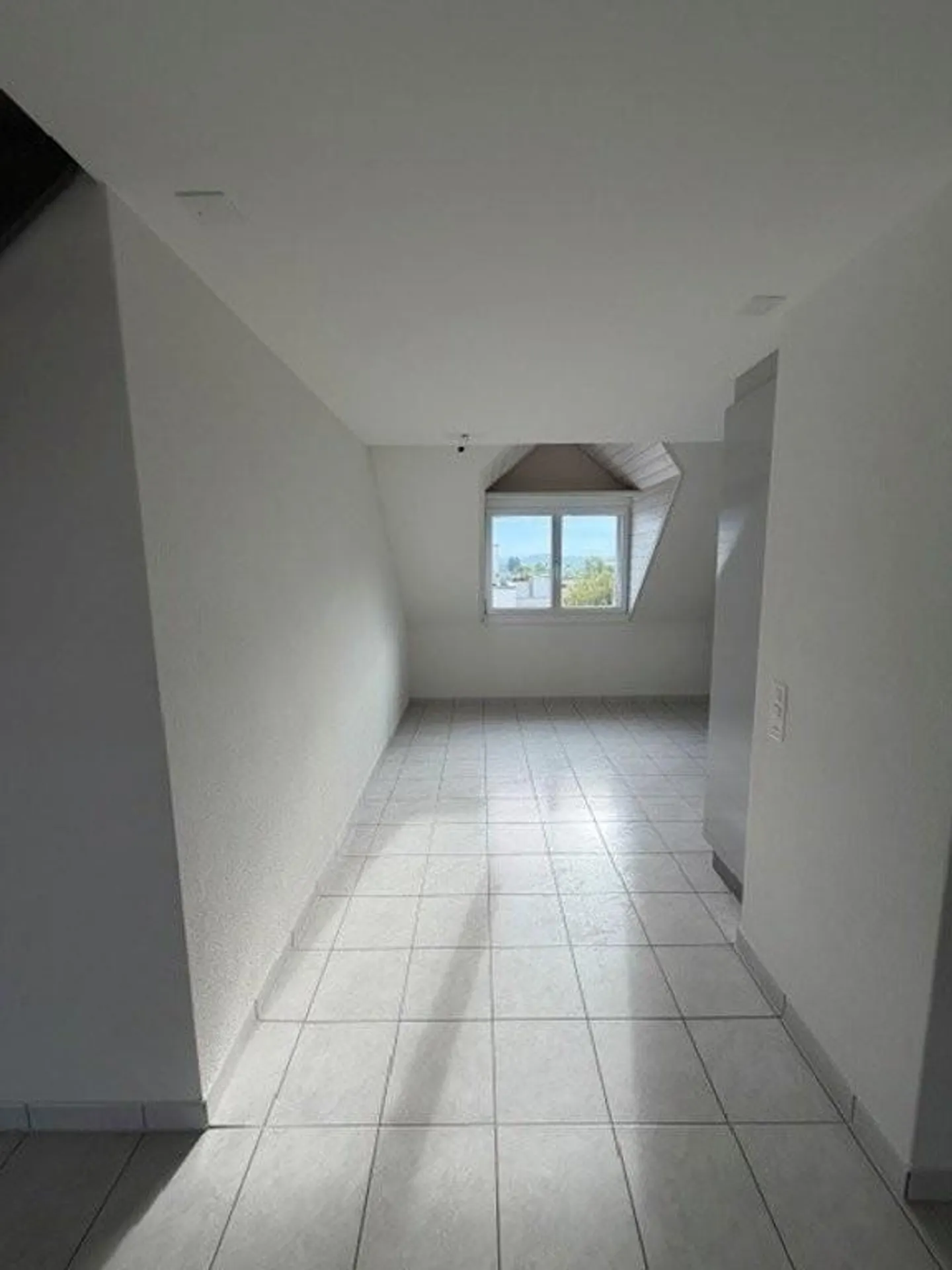 Exclusive 4.5-room maisonette apartment near S-Bahn - Photo 3 of 13