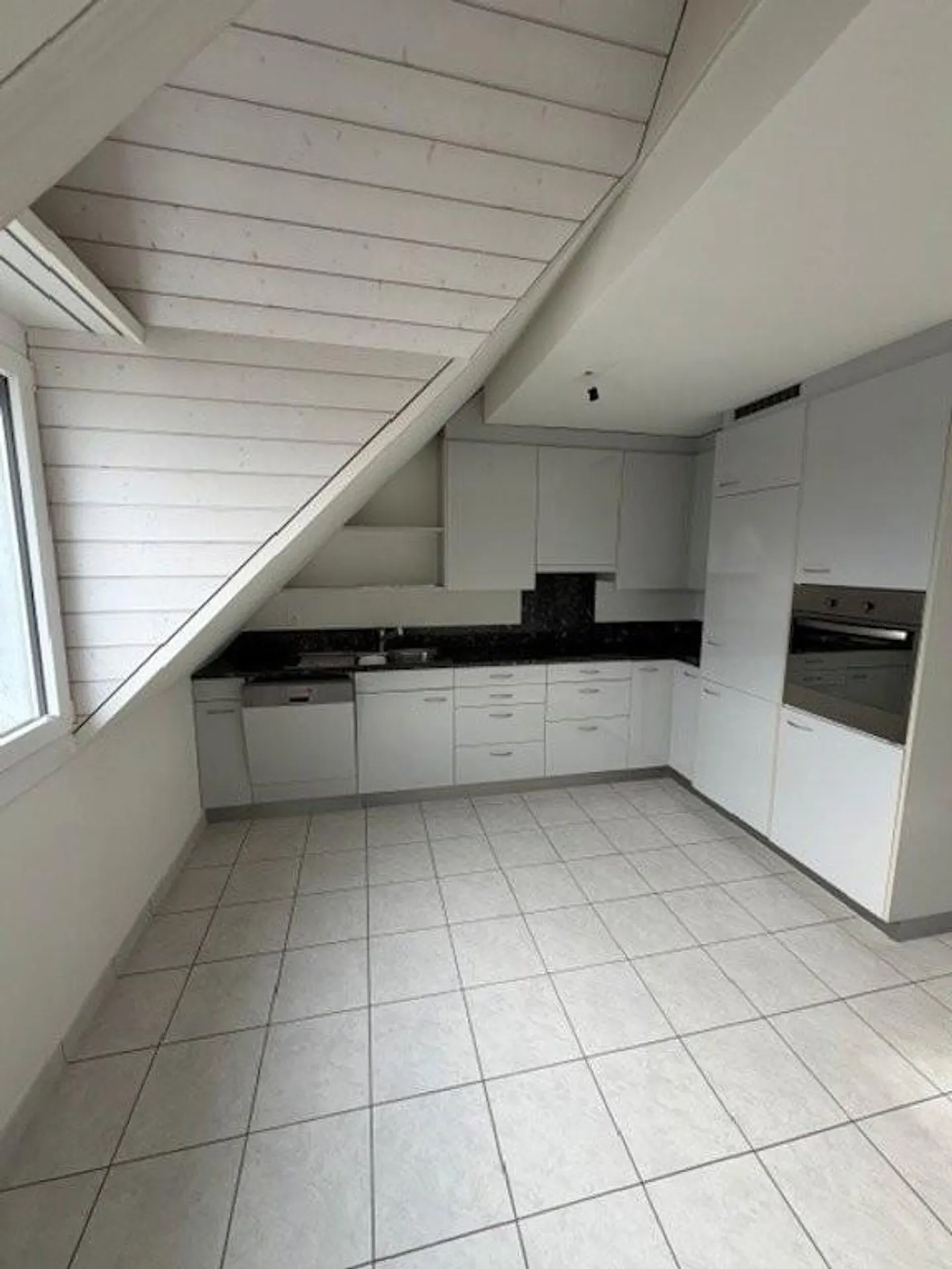Exclusive 4.5-room maisonette apartment near S-Bahn - Photo 4 of 13