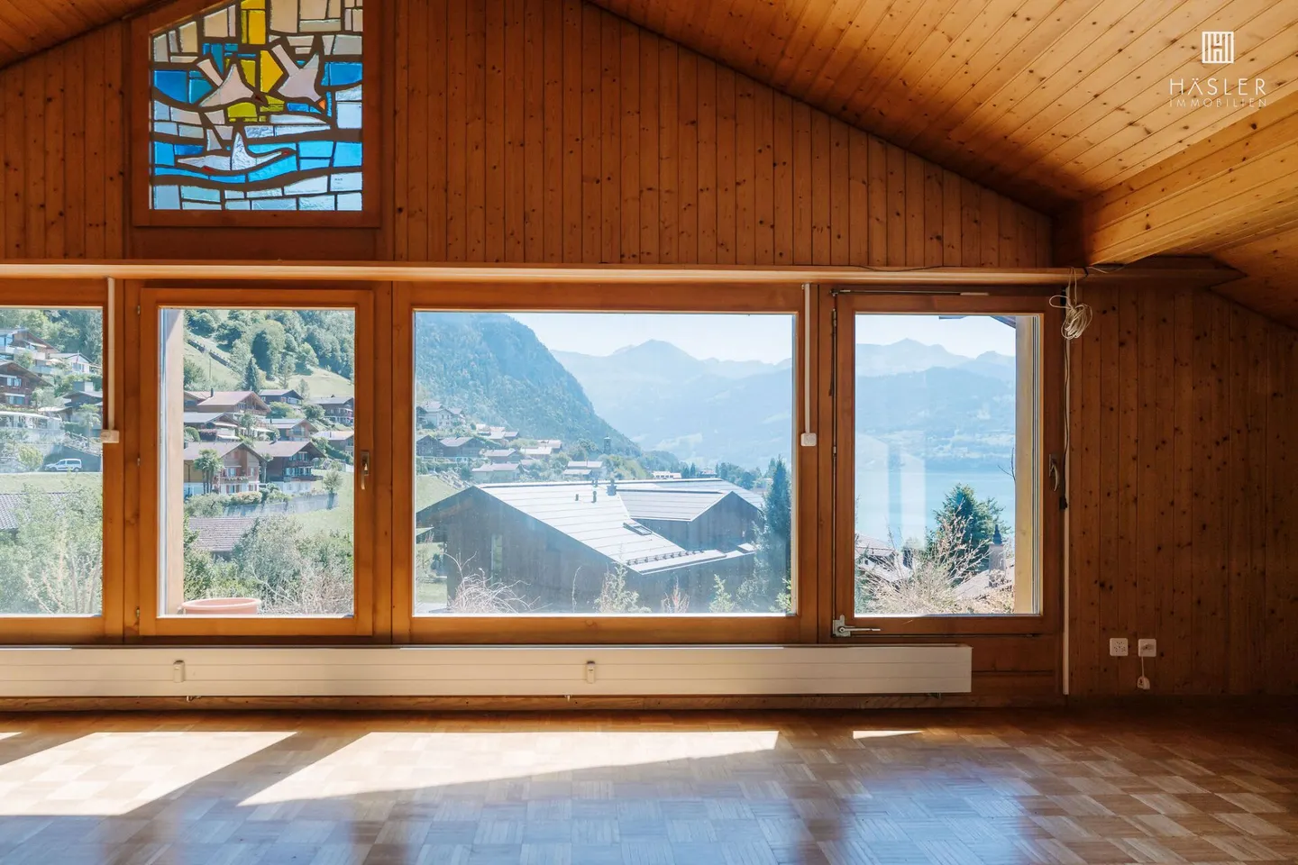 Appartamento mansardato 2½ locali affascinante - una casa con vista e atmosfera da vacanza - Foto 10 di 13
