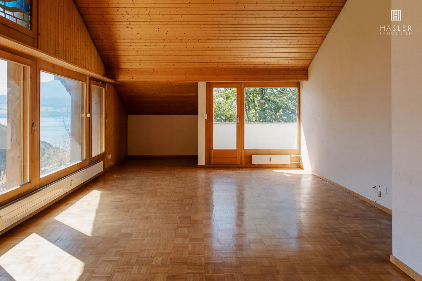 Appartamento mansardato 2½ locali affascinante - una casa con vista e atmosfera da vacanza - Foto 11 di 13