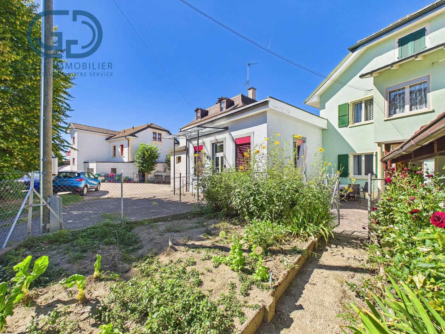 Charming Townhouse with Garden - Photo 12 of 13