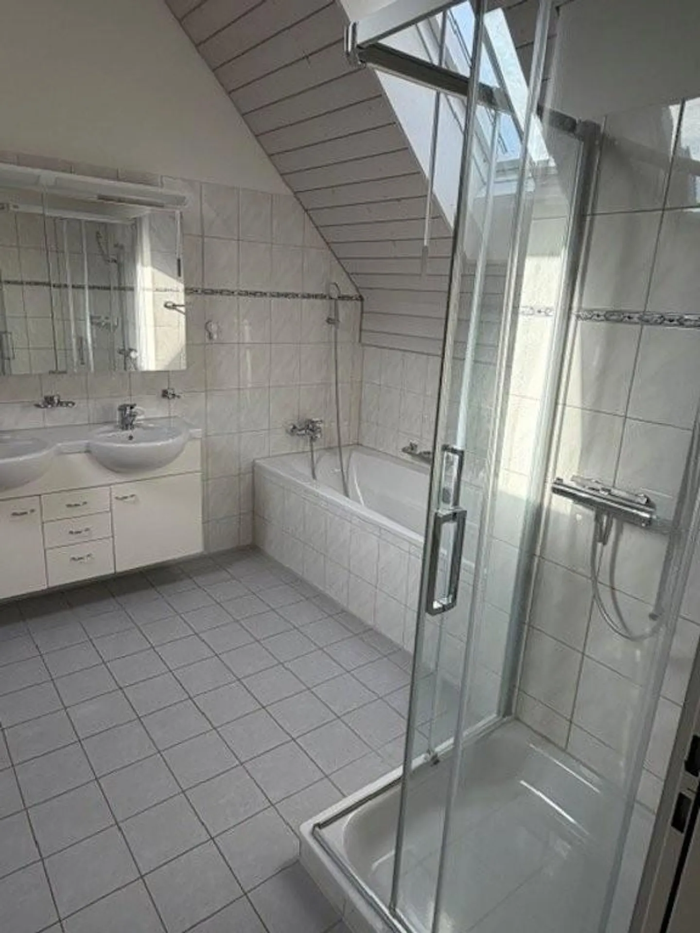 Exclusive 4.5-room maisonette apartment near S-Bahn - Photo 12 of 13