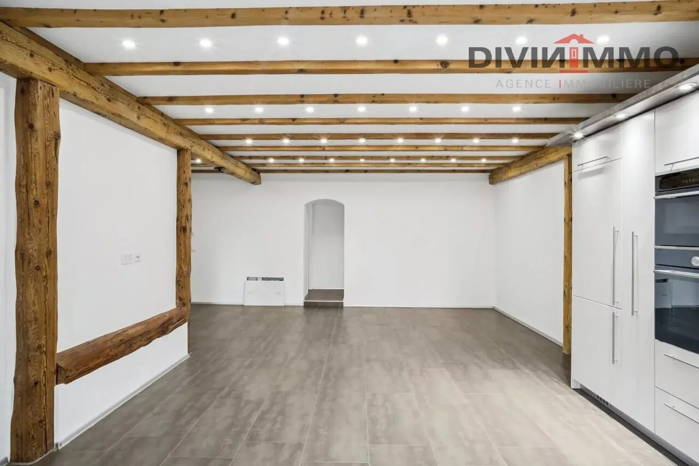 Appartement typique de 4,5 pièces au 1er étage - Photo 3 sur 8