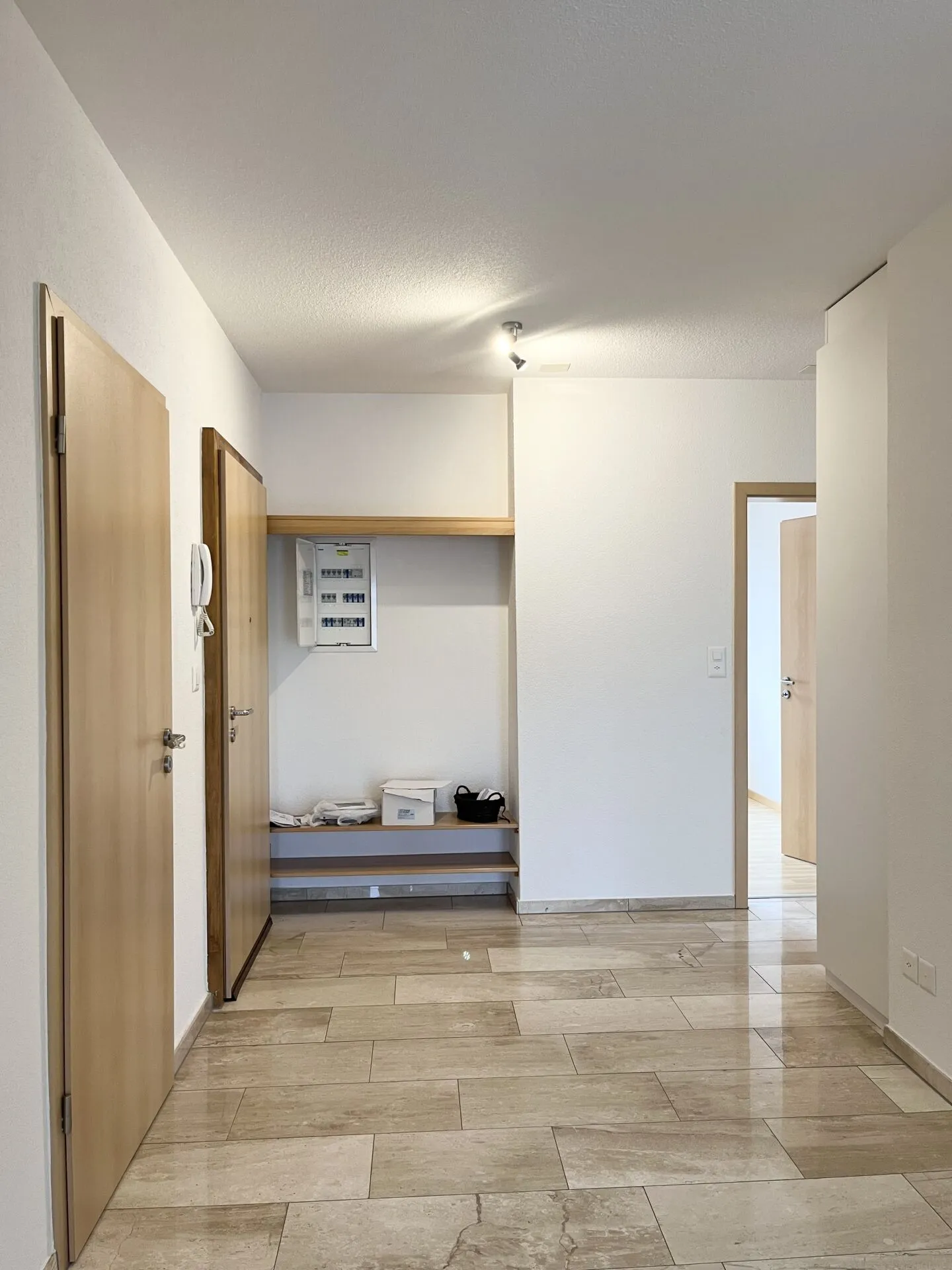 Condominio di 4,5 stanze in una posizione centrale con balcone! - Foto 5 di 9