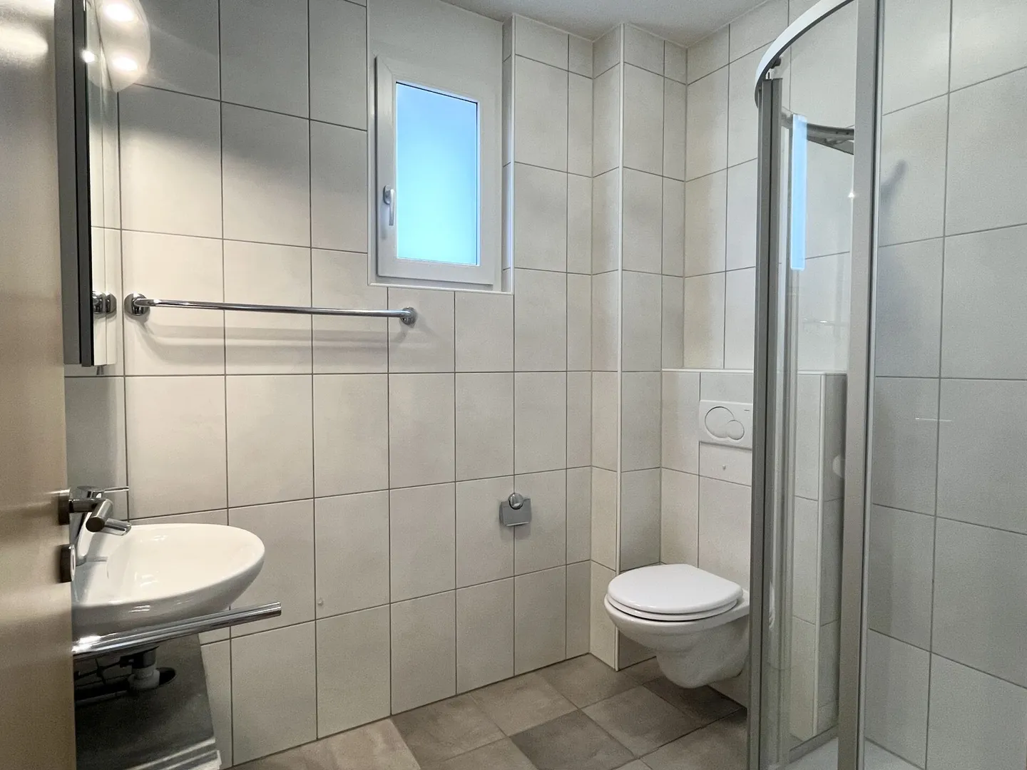 4.5-Zimmer Eigentumswohnung im 1. Obergeschoss mit Balkon! - Foto 8 von 9