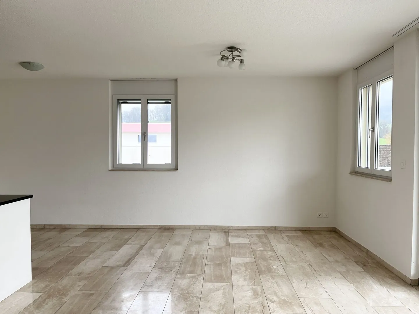 Condominio di 4,5 stanze in una posizione centrale con balcone! - Foto 1 di 9
