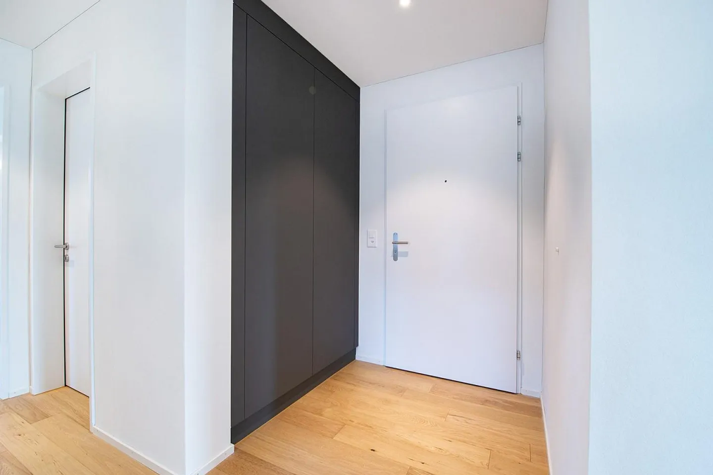Grosszügige Wohnung mit grossem Balkon - Foto 10 von 13