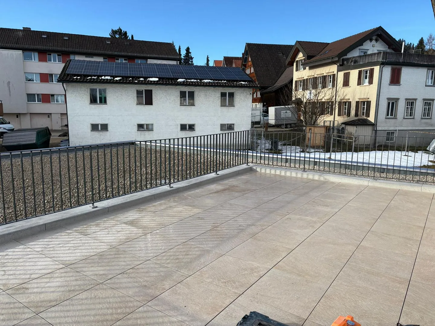 Spacious 3.5-room apartment - Photo 2 of 9