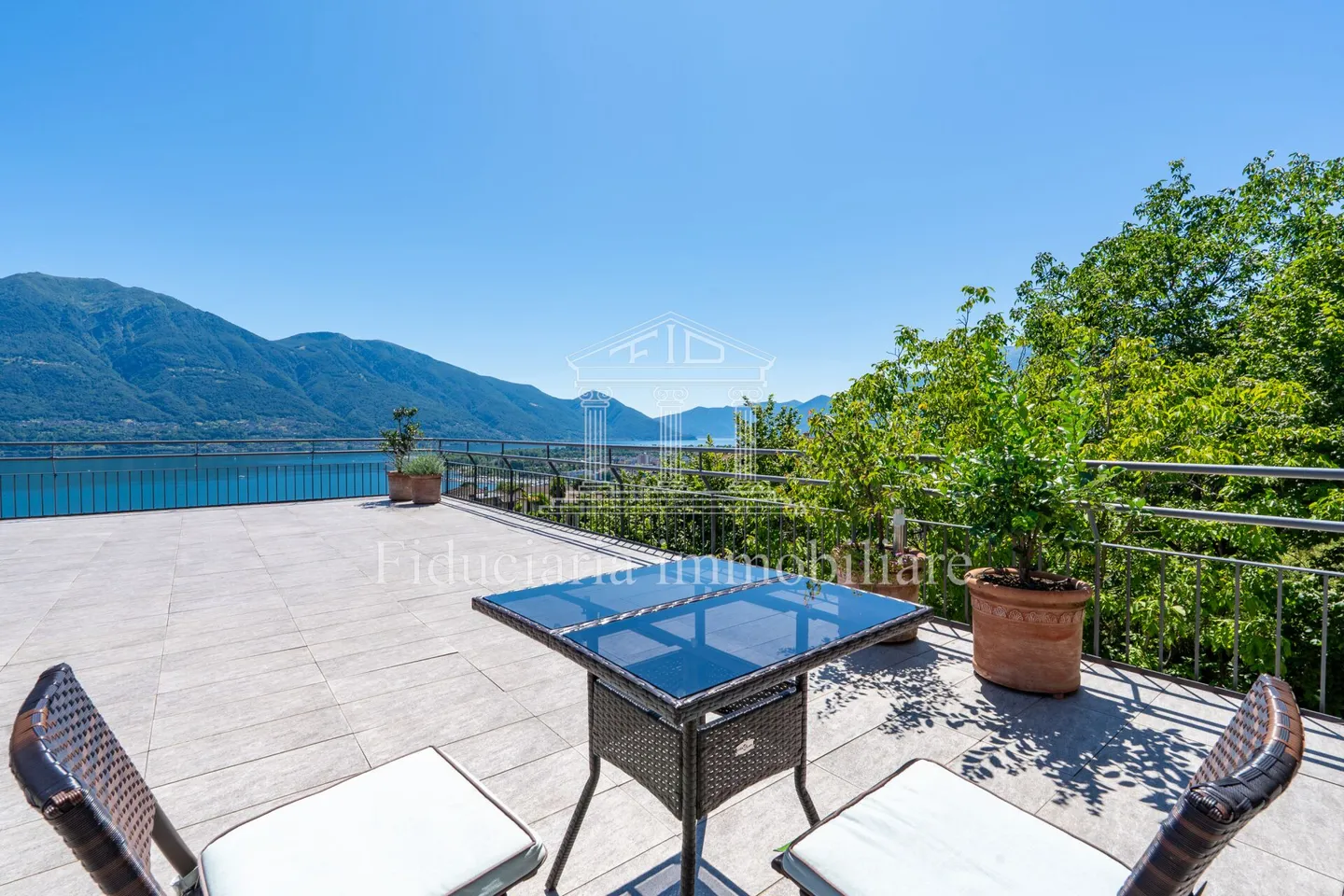 MINUSIO - Terrassenwohnung mit Panoramablick in Residenz mit nur 4 Einheiten - Foto 1 di 11