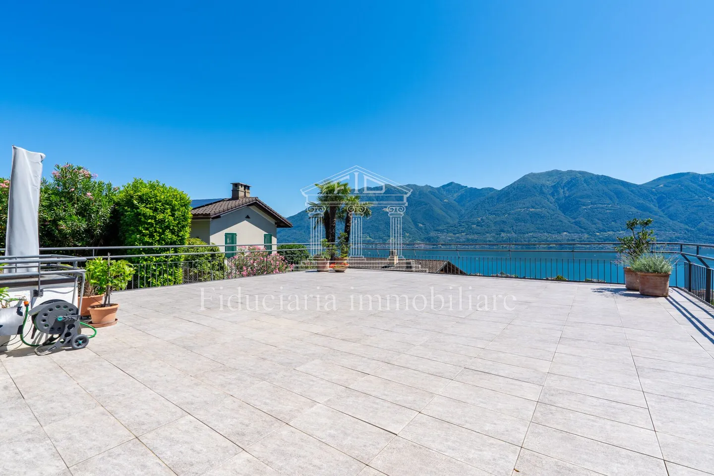 MINUSIO - Terrassenwohnung mit Panoramablick in Residenz mit nur 4 Einheiten - Foto 3 di 11
