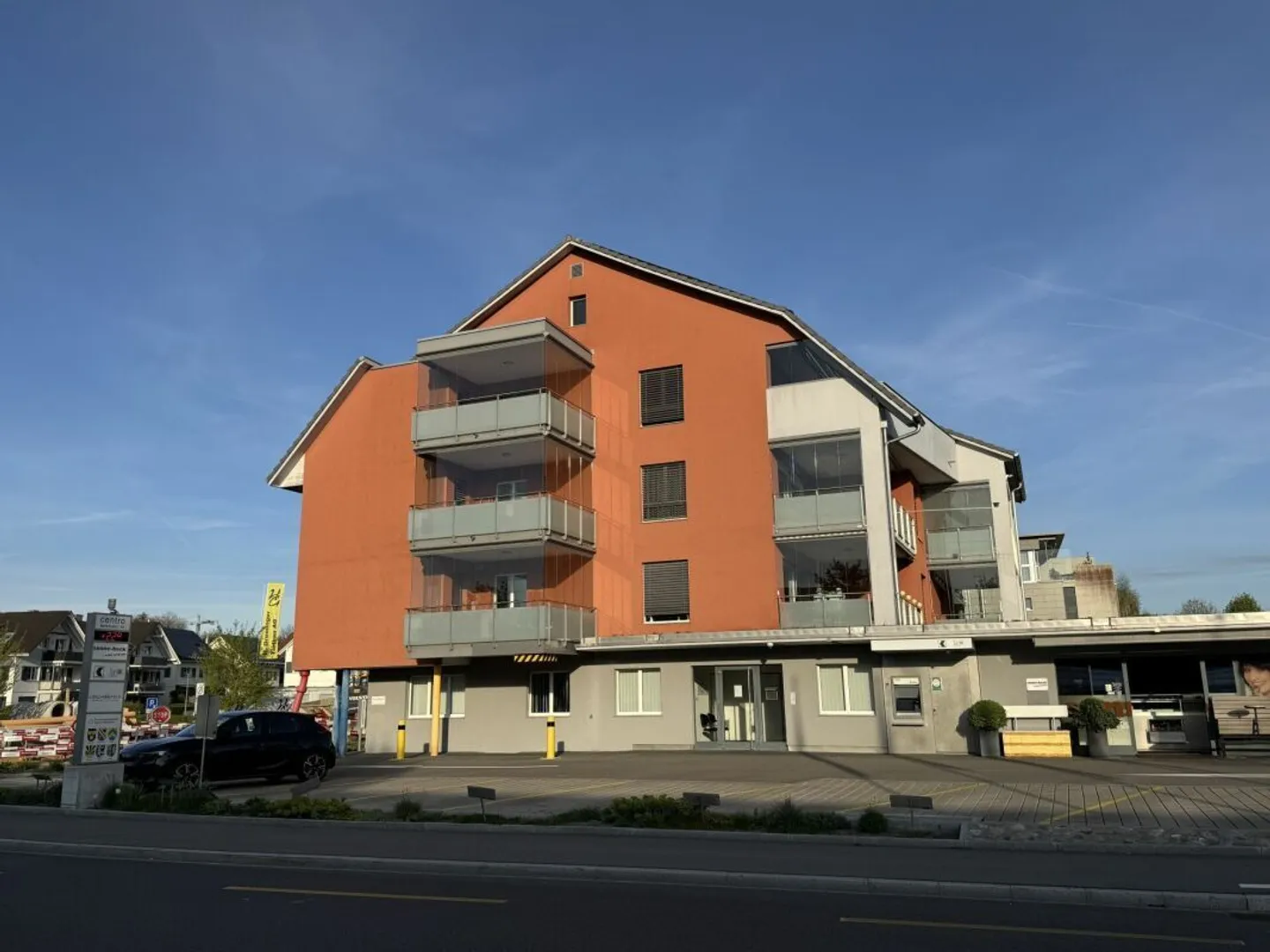 Espace commercial spacieux pour bureau ou cabinet, 238 m² - Photo 1 sur 13