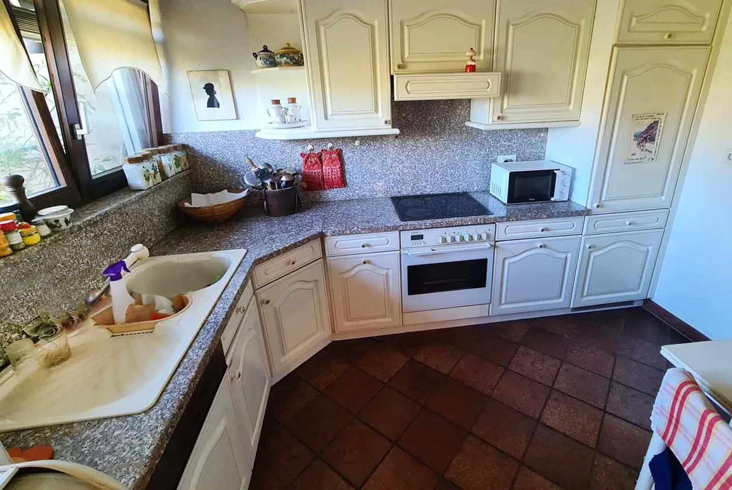 SPLENDIDA CASA GEMELLA 5.5 LOCALI IMMERSA NEL VERDE A MELANO - Foto 5 di 10