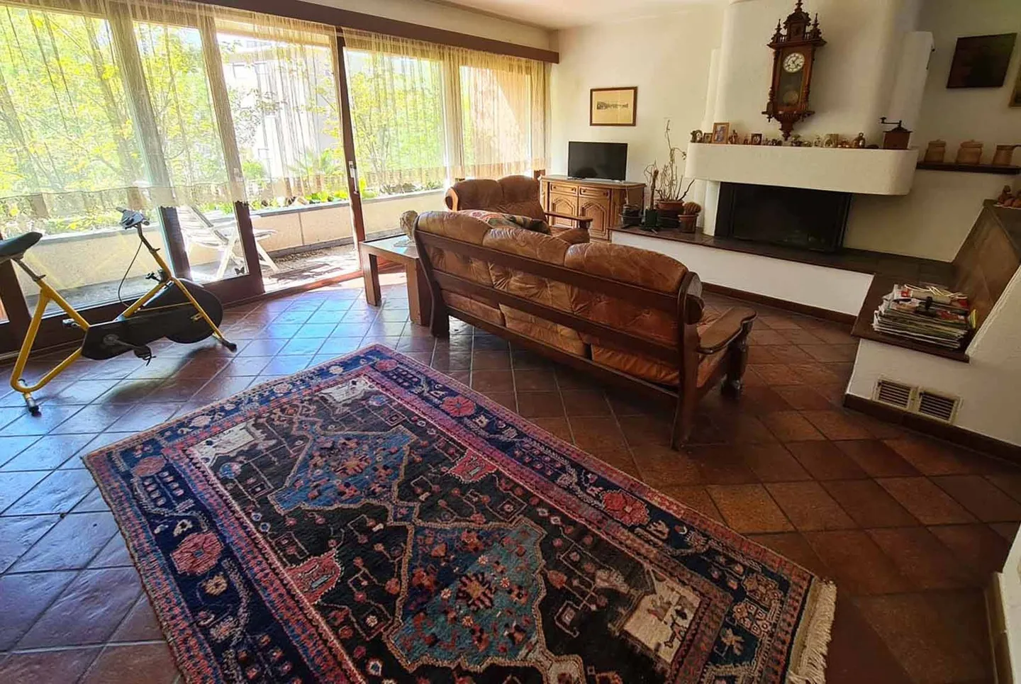 SPLENDIDA CASA GEMELLA 5.5 LOCALI IMMERSA NEL VERDE A MELANO - Foto 2 di 10