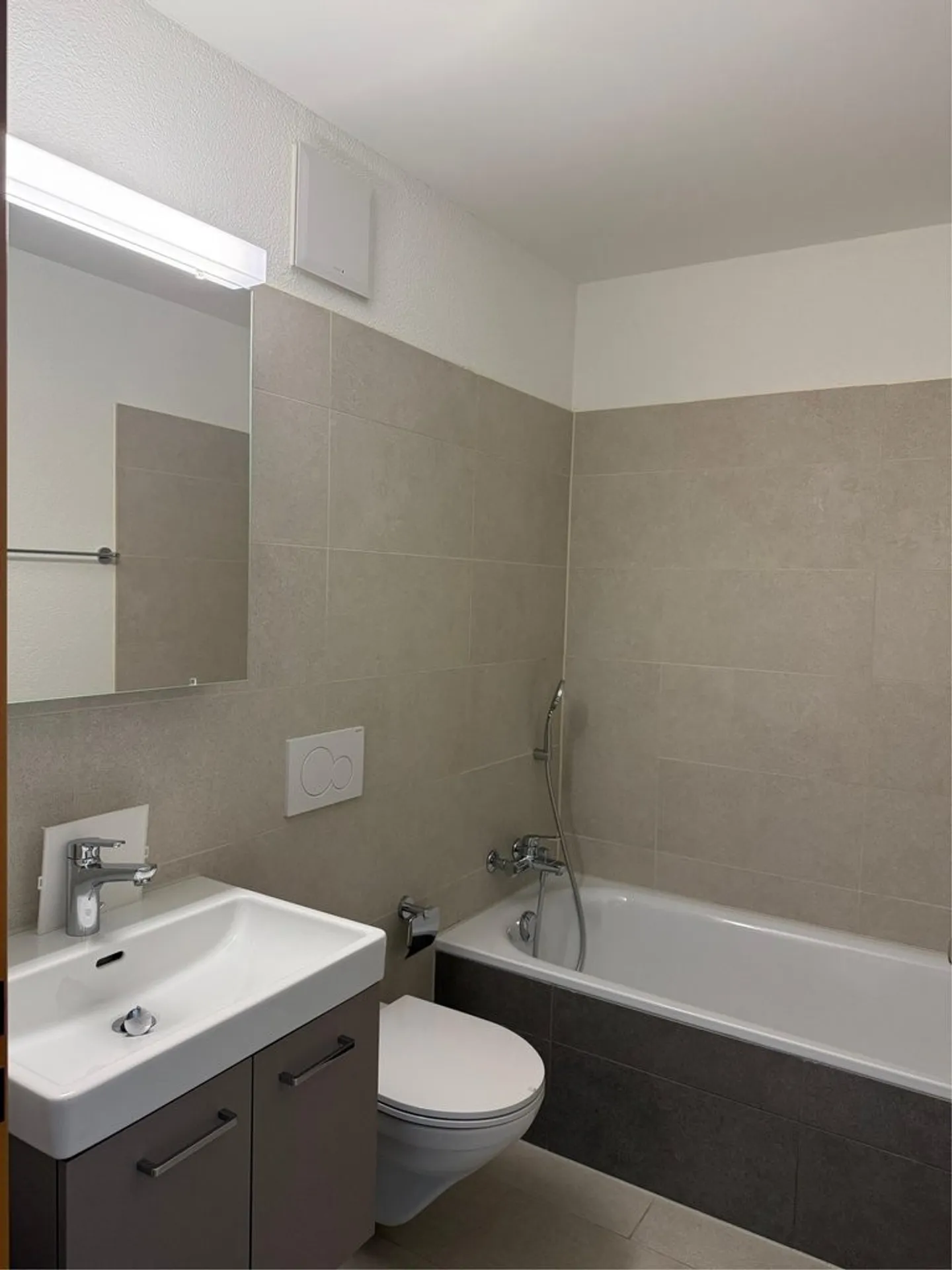 Comfortable 3.5 Room Apartment in Brugg - Photo 5 of 7