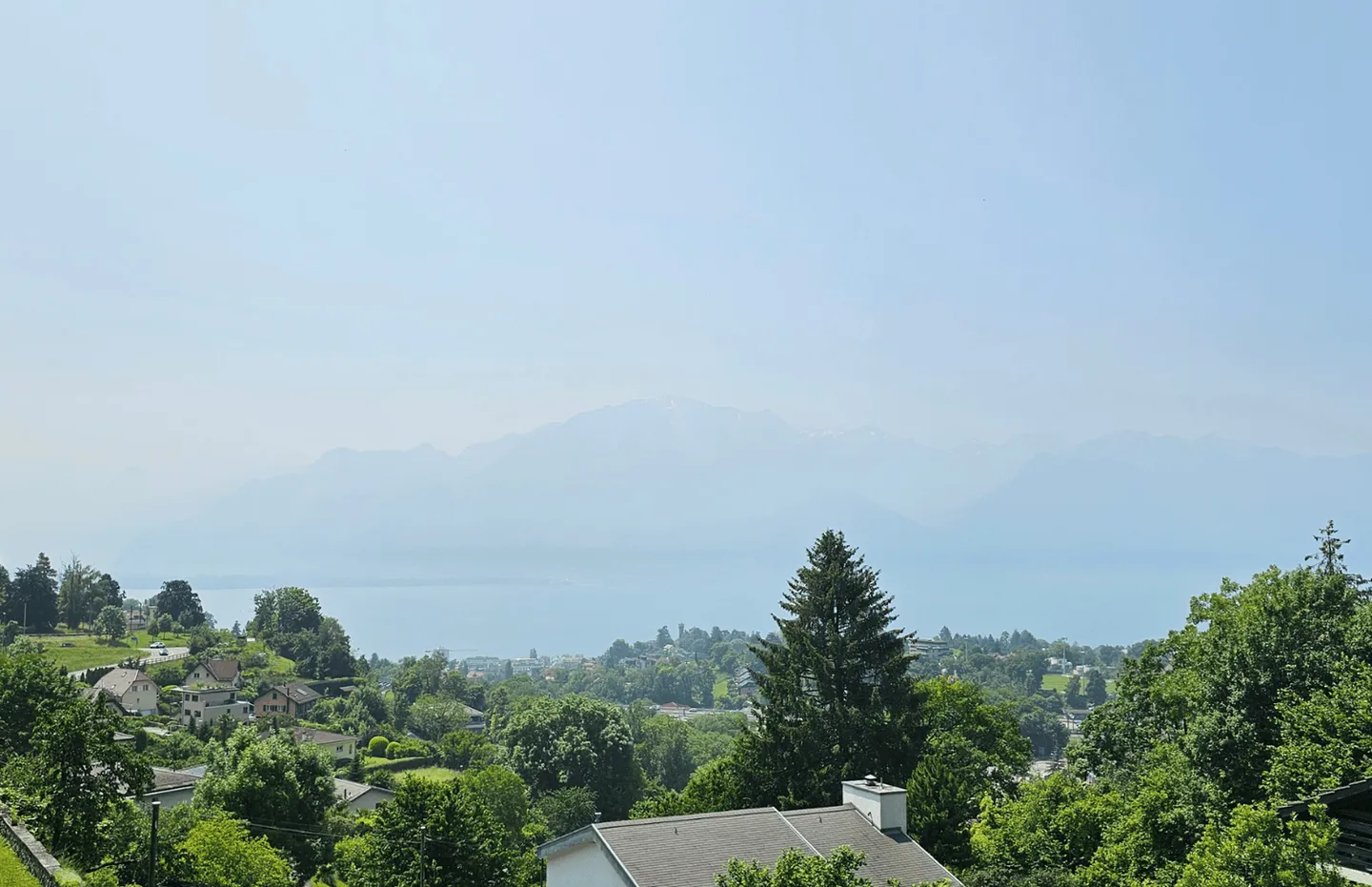 Charmante maison à Brent avec une vue imprenable sur le lac Léman - Photo 9 sur 10
