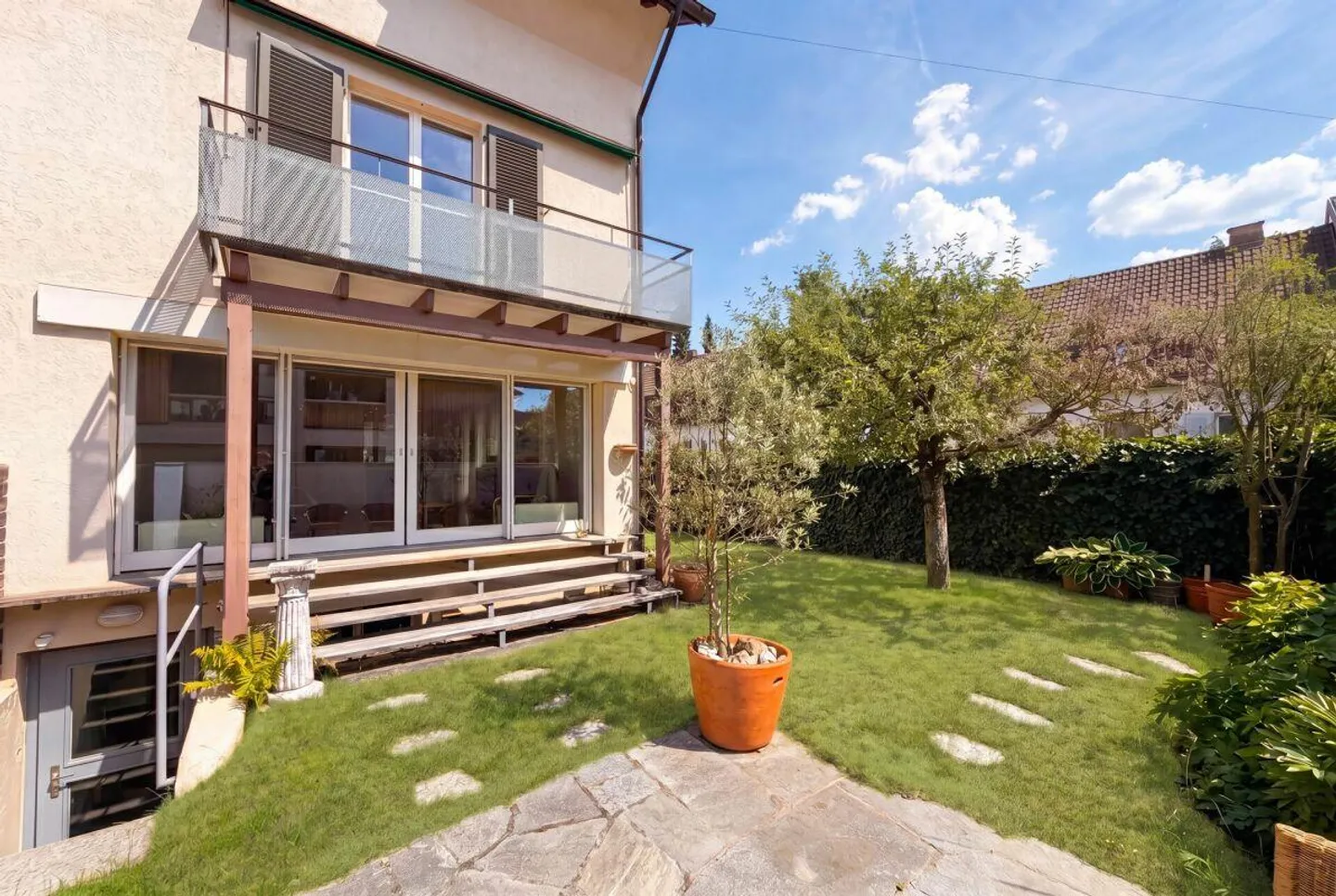 Well-maintained single-family house in the popular Neubad district - Photo 4 of 25