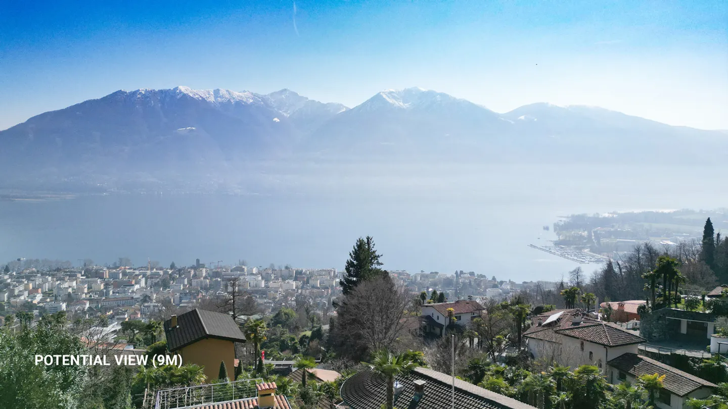 Land in a quiet area with lake view - Photo 2 of 10