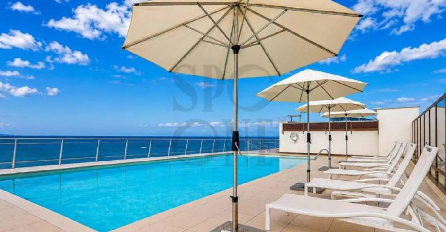 Appartamento di lusso con vista lago e piscina privata - Foto 8 di 8