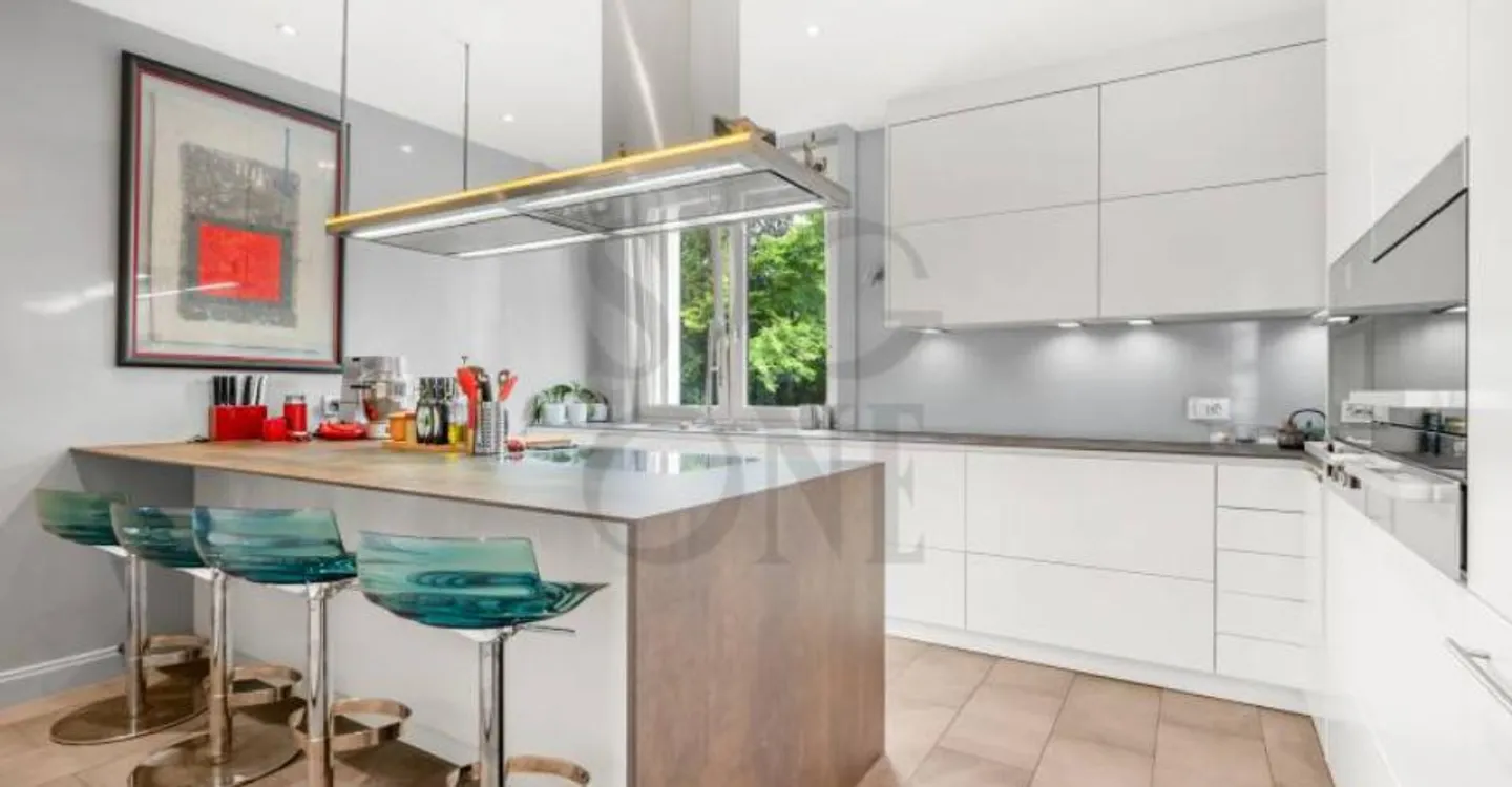 Appartamento di lusso con vista lago e piscina privata - Foto 5 di 8