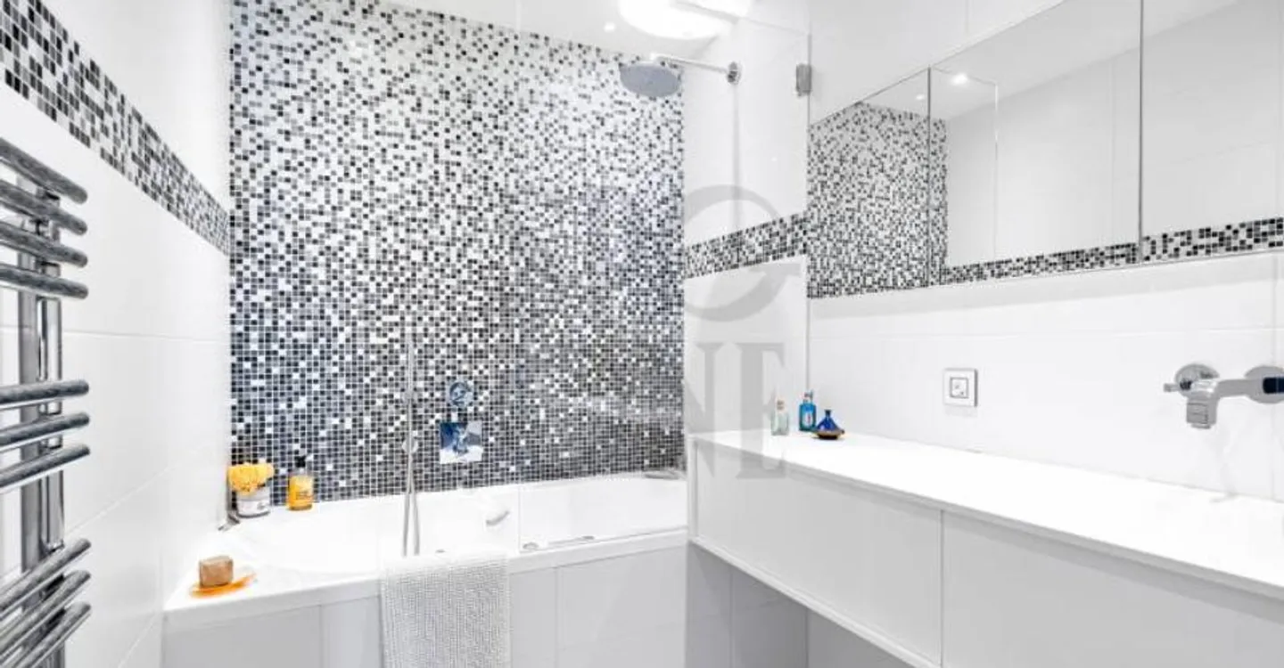 Appartamento di lusso con vista lago e piscina privata - Foto 7 di 8