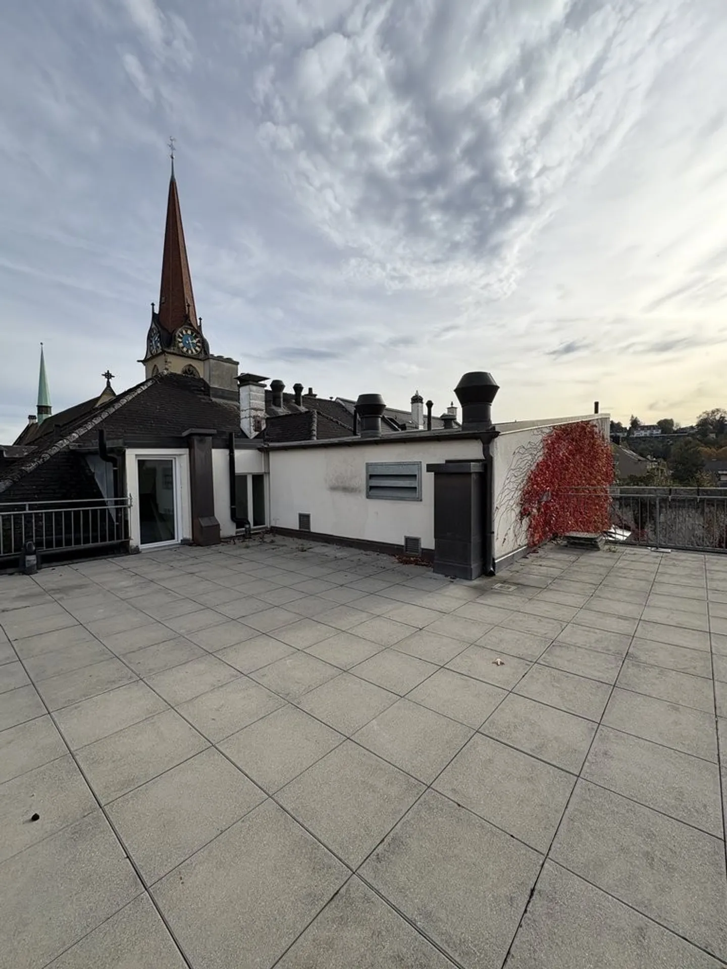 5-room apartment - Photo 3 of 10