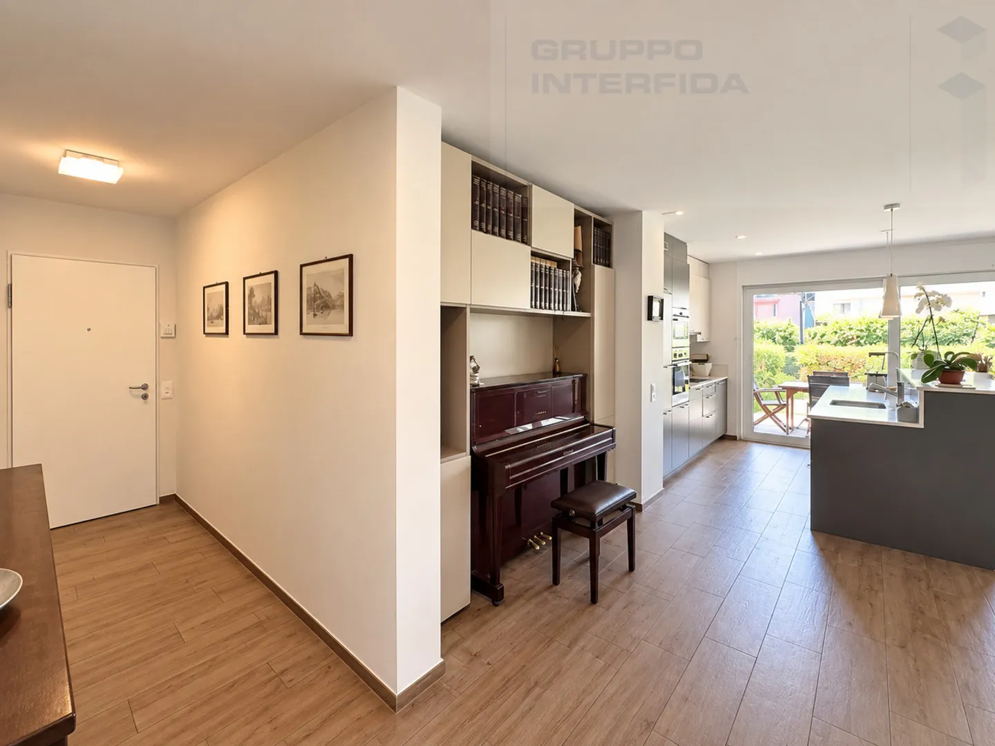 APPARTEMENT SPACIEUX AVEC JARDIN DANS UN CONDOMINIUM PRESTIGIEUX - Photo 5 sur 18