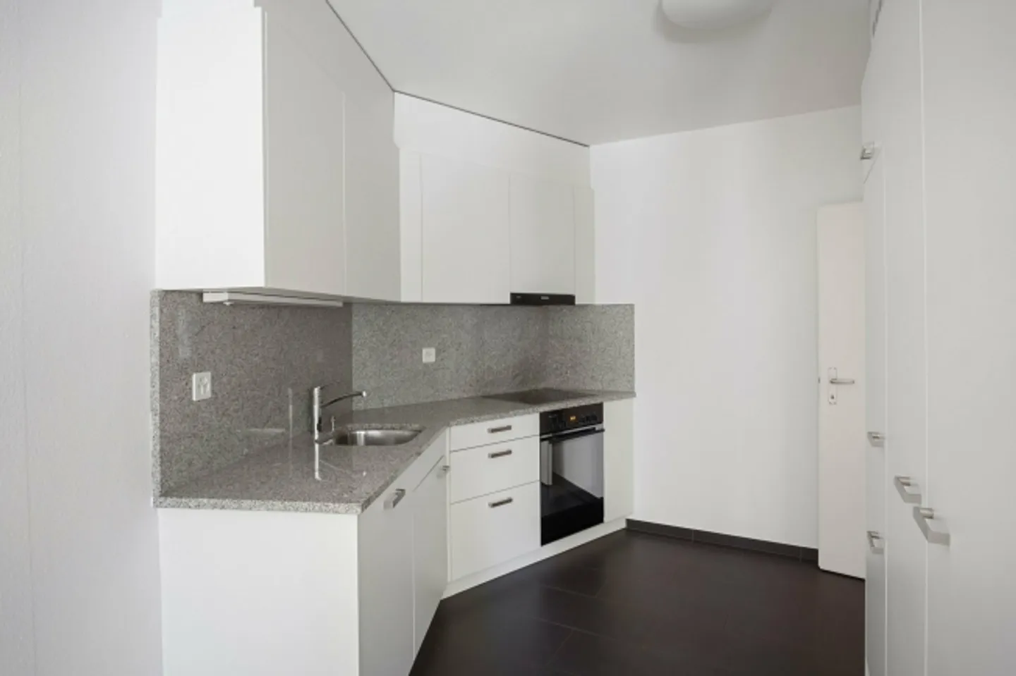 «Schöne und zentrale 2.5-Zimmerwohnung!» - Foto 3 von 6