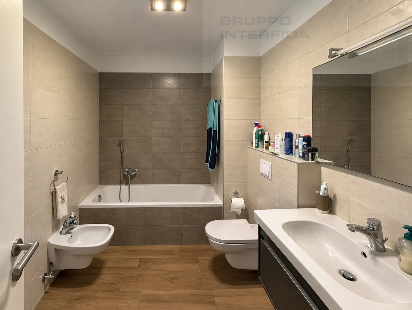 APPARTEMENT SPACIEUX AVEC JARDIN DANS UN CONDOMINIUM PRESTIGIEUX - Photo 12 sur 18