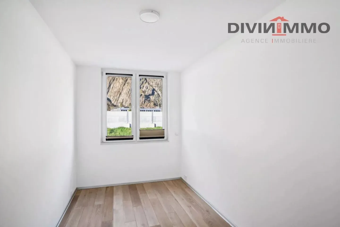 Charming 4.5-Room Apartment - Photo 8 of 9