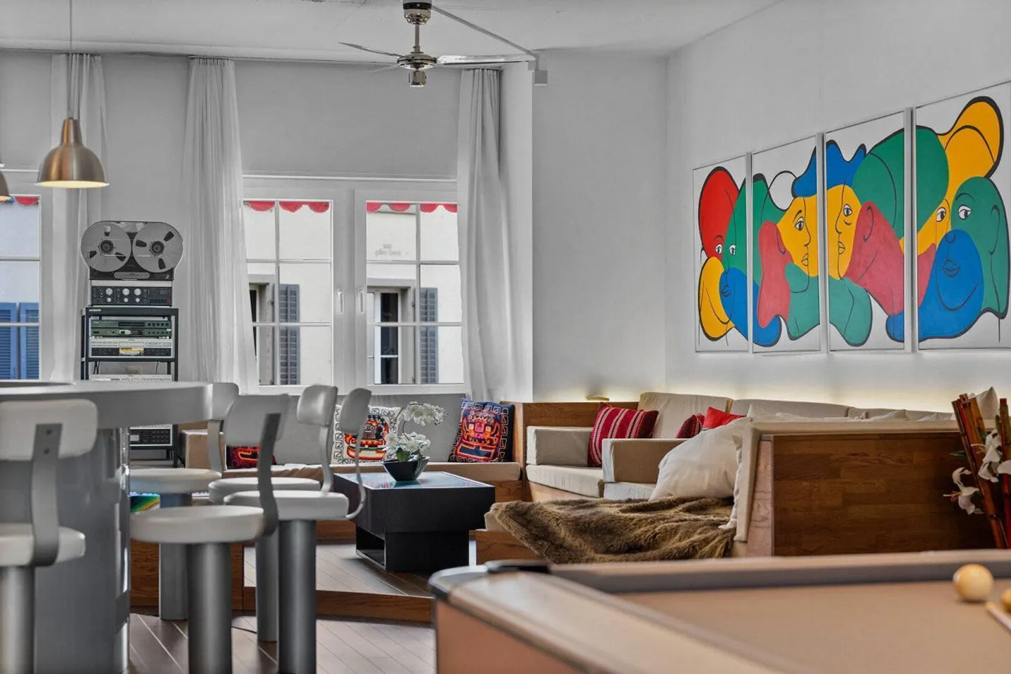 LOFT SPECTACLE WITH MONSTER TERRACE - Photo 5 of 5