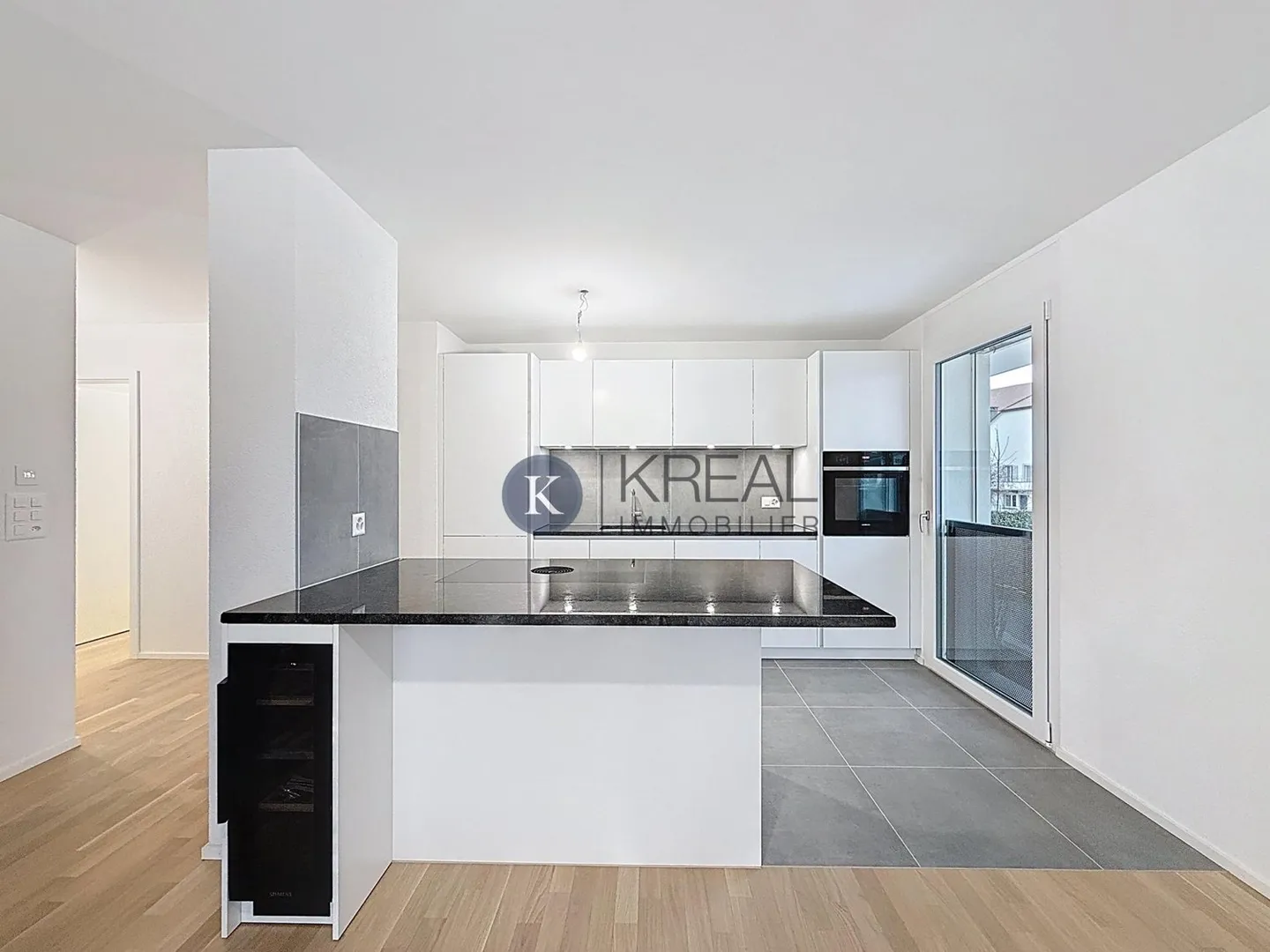 Modern Apartment with Balcony - Photo 2 of 9