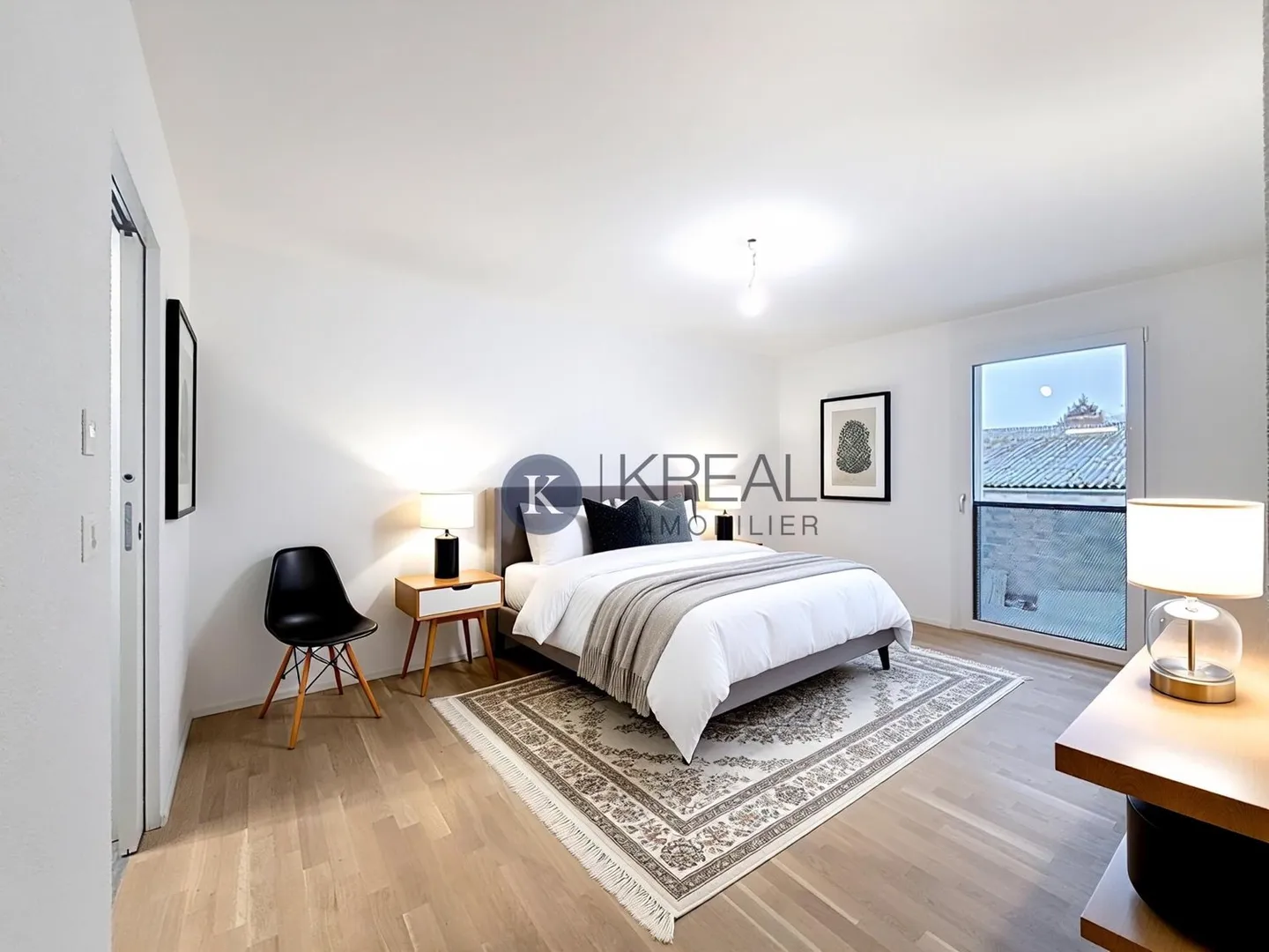 Modern Apartment with Balcony - Photo 3 of 9