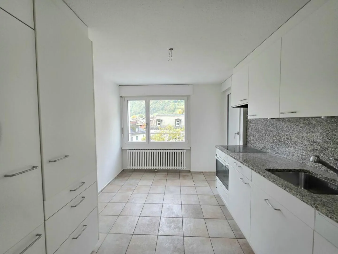 Appartamento di 4,5 stanze con due balconi - Foto 5 di 9