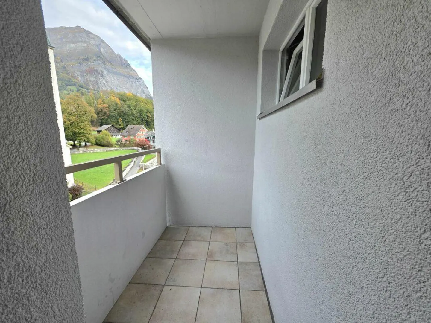 Appartamento di 4,5 stanze con due balconi - Foto 6 di 9