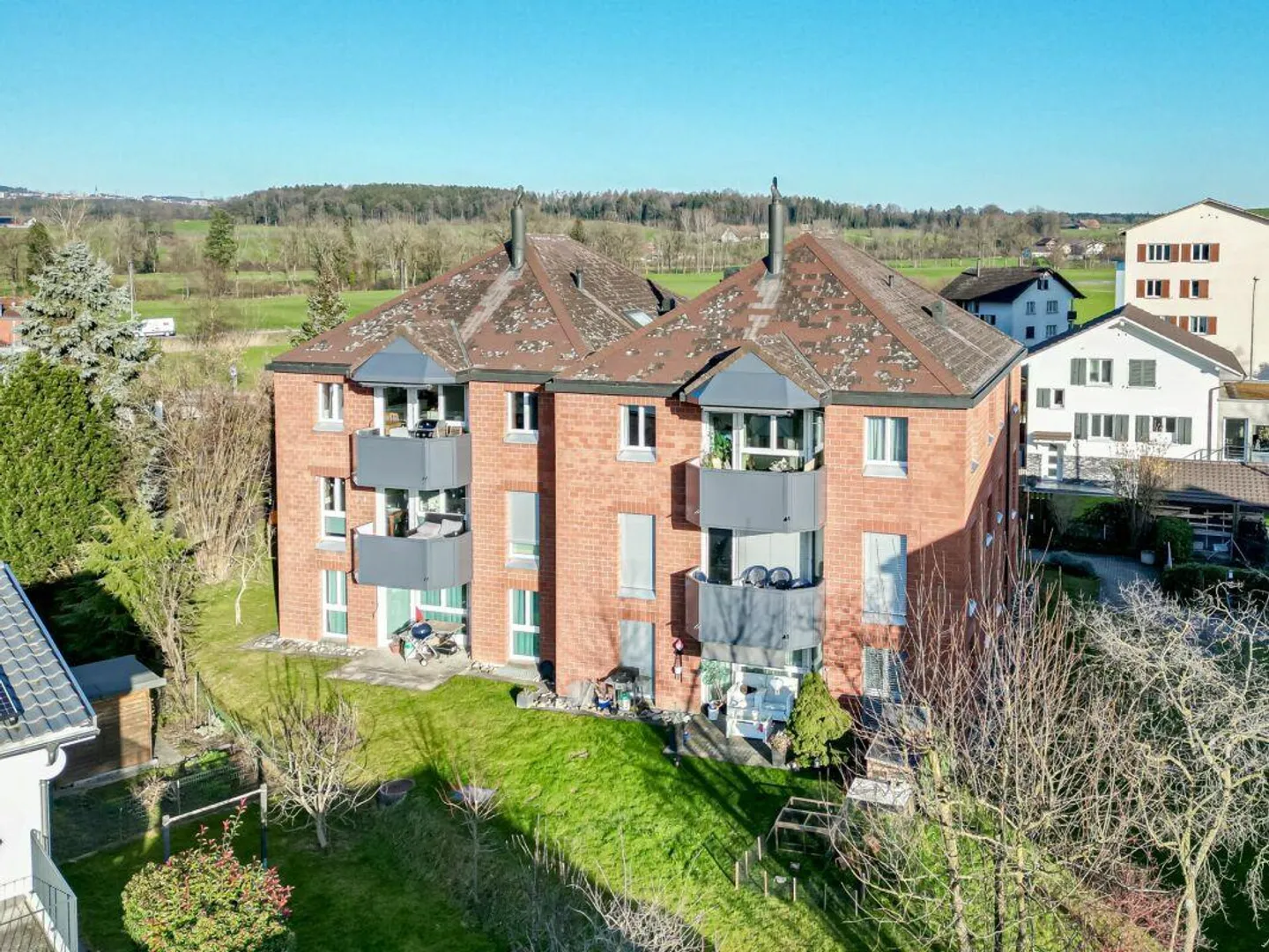 Beautiful 4½-room apartment with lake view - Photo 1 of 15