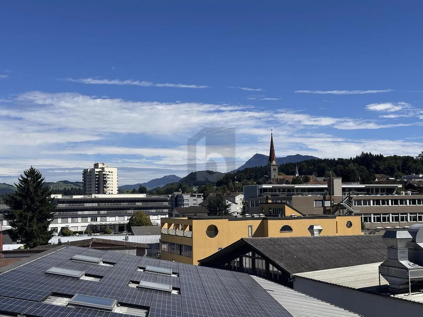 CENTRALE, DI ALTA QUALITÀ CON GIARDINO D'INVERNO - Foto 1 di 6